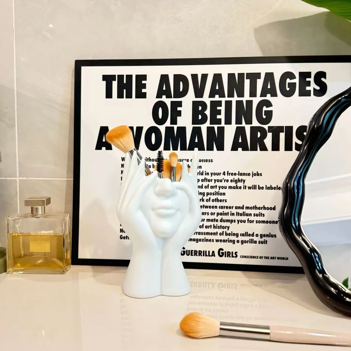 Human Face Makeup Brush Holder